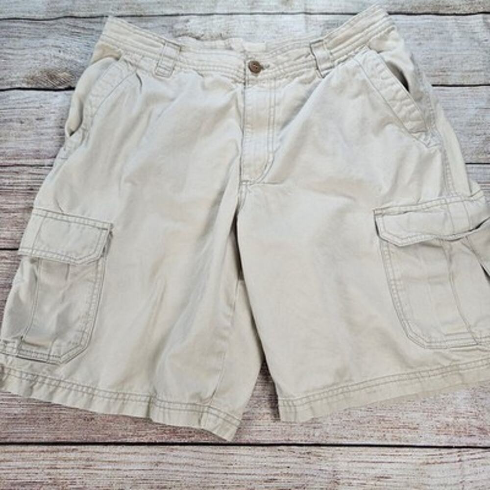 Columbia Sportswear Tan Cargo Shorts Men’s Size 34 X 10